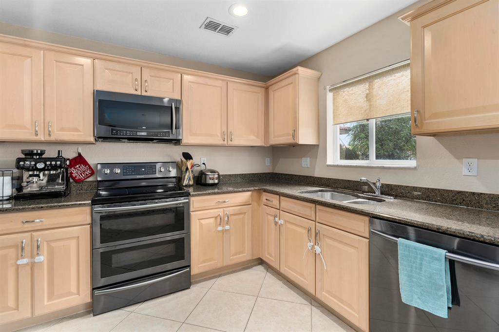 FOURTH  REPLAT OF PORTOFI - Residential