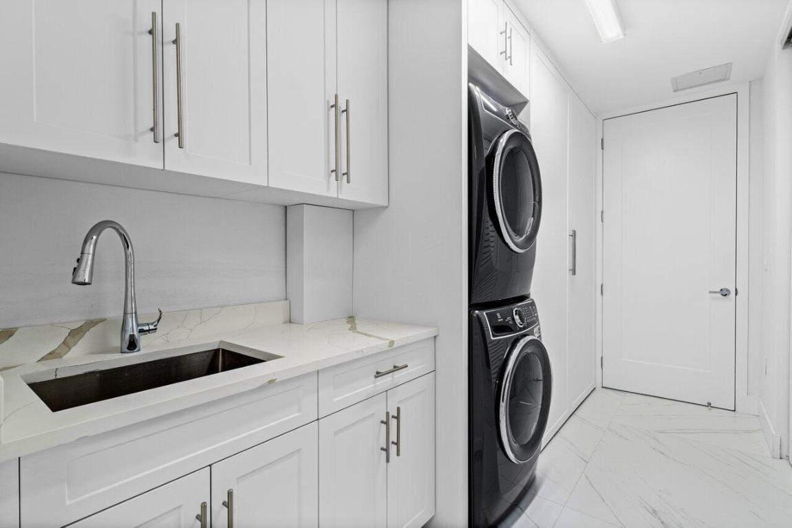 ROYAL PALM RESIDENCES - Residential