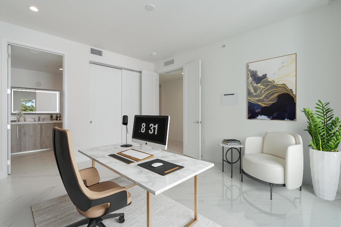 ROYAL PALM RESIDENCES - Residential