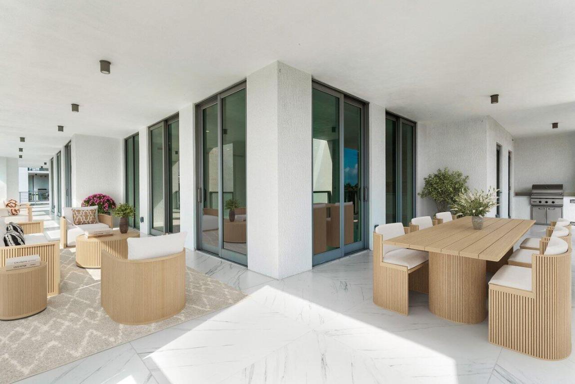 ROYAL PALM RESIDENCES - Residential