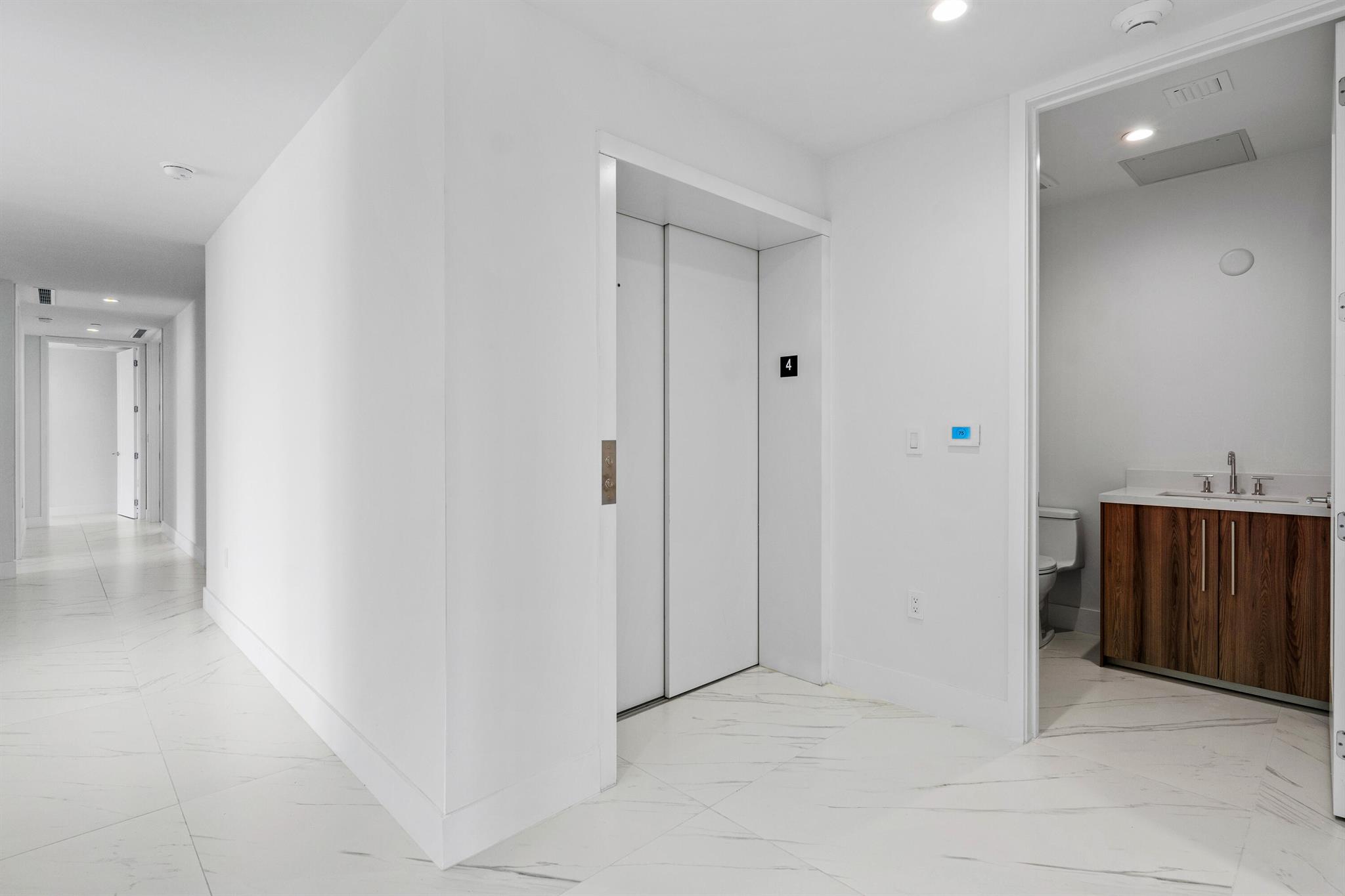 ROYAL PALM RESIDENCES - Residential