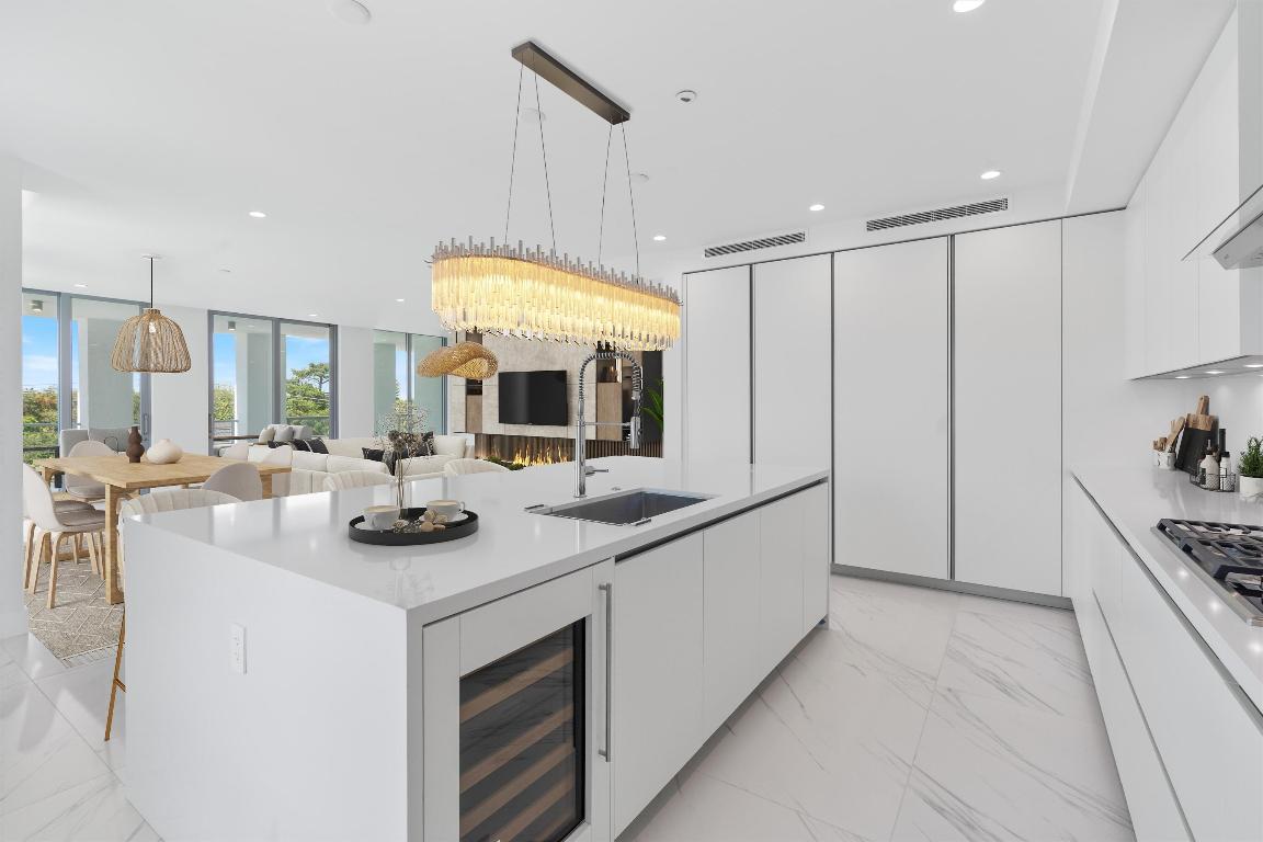 ROYAL PALM RESIDENCES - Residential