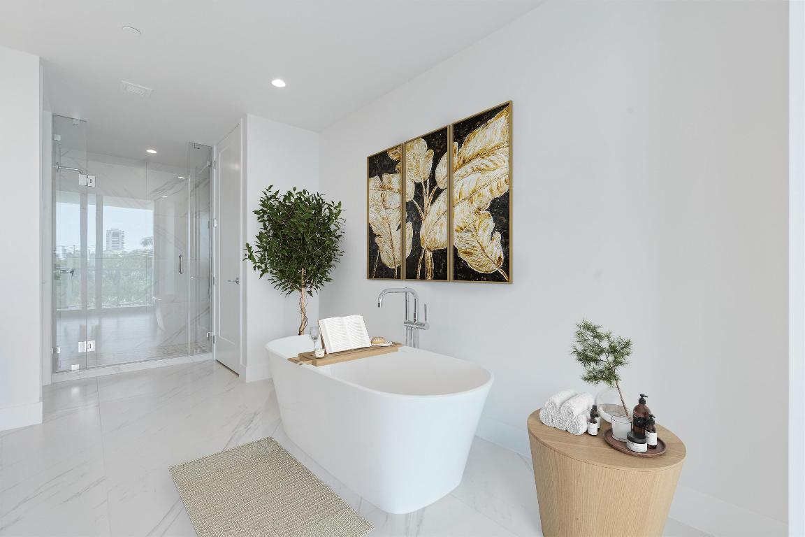 ROYAL PALM RESIDENCES - Residential