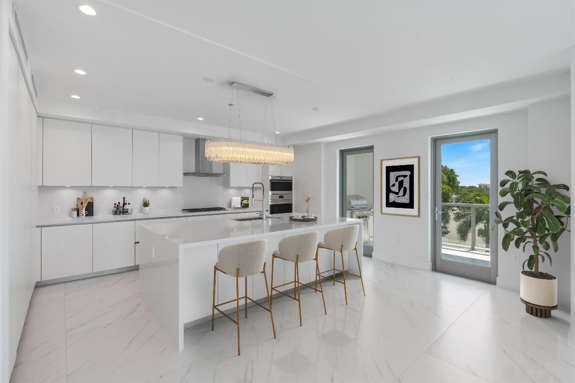 ROYAL PALM RESIDENCES - Residential