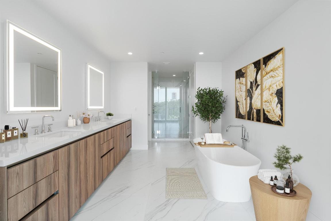 ROYAL PALM RESIDENCES - Residential