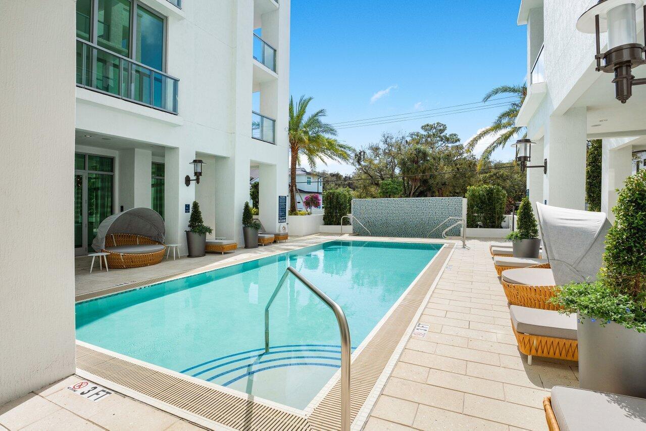 ROYAL PALM RESIDENCES - Residential