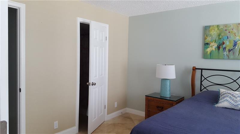 AMBASSADORS V NORTH CONDO - Residential Lease