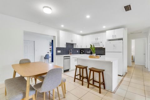 9285 Sun Court West Palm Beach FL 33403