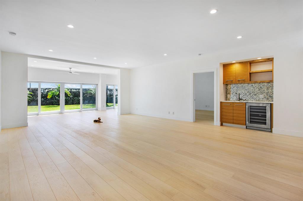 THREE HUNDRED OCEAN BLVD - Residential