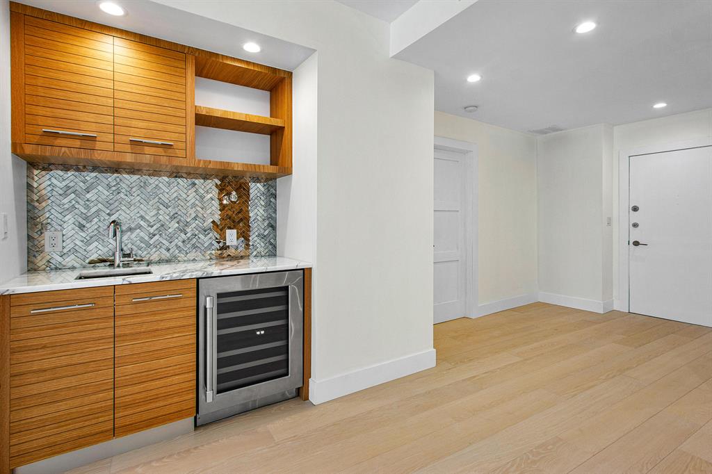 THREE HUNDRED OCEAN BLVD - Residential