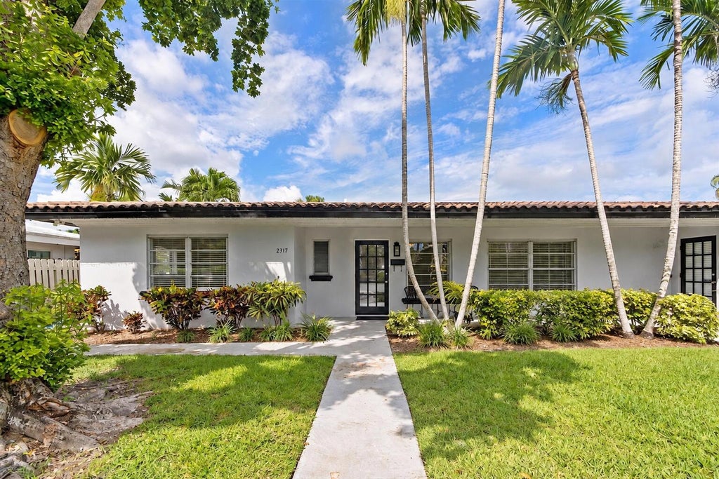 Photo of 2317 NE 33RD AVE, Fort Lauderdale, FL 33305 (MLS # B26078983)