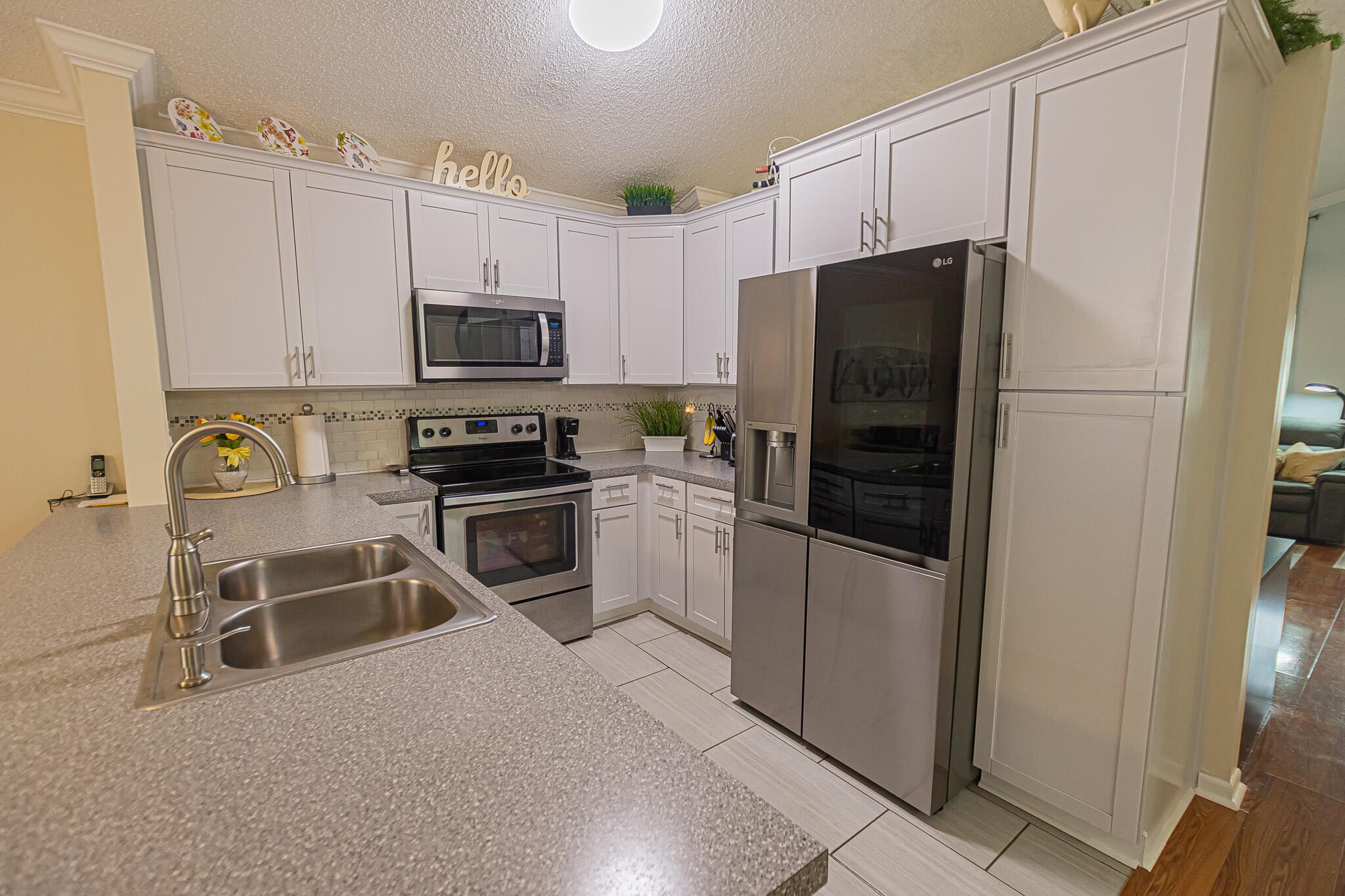 KINGS ISLE, ISLE OF LOMBA - Residential