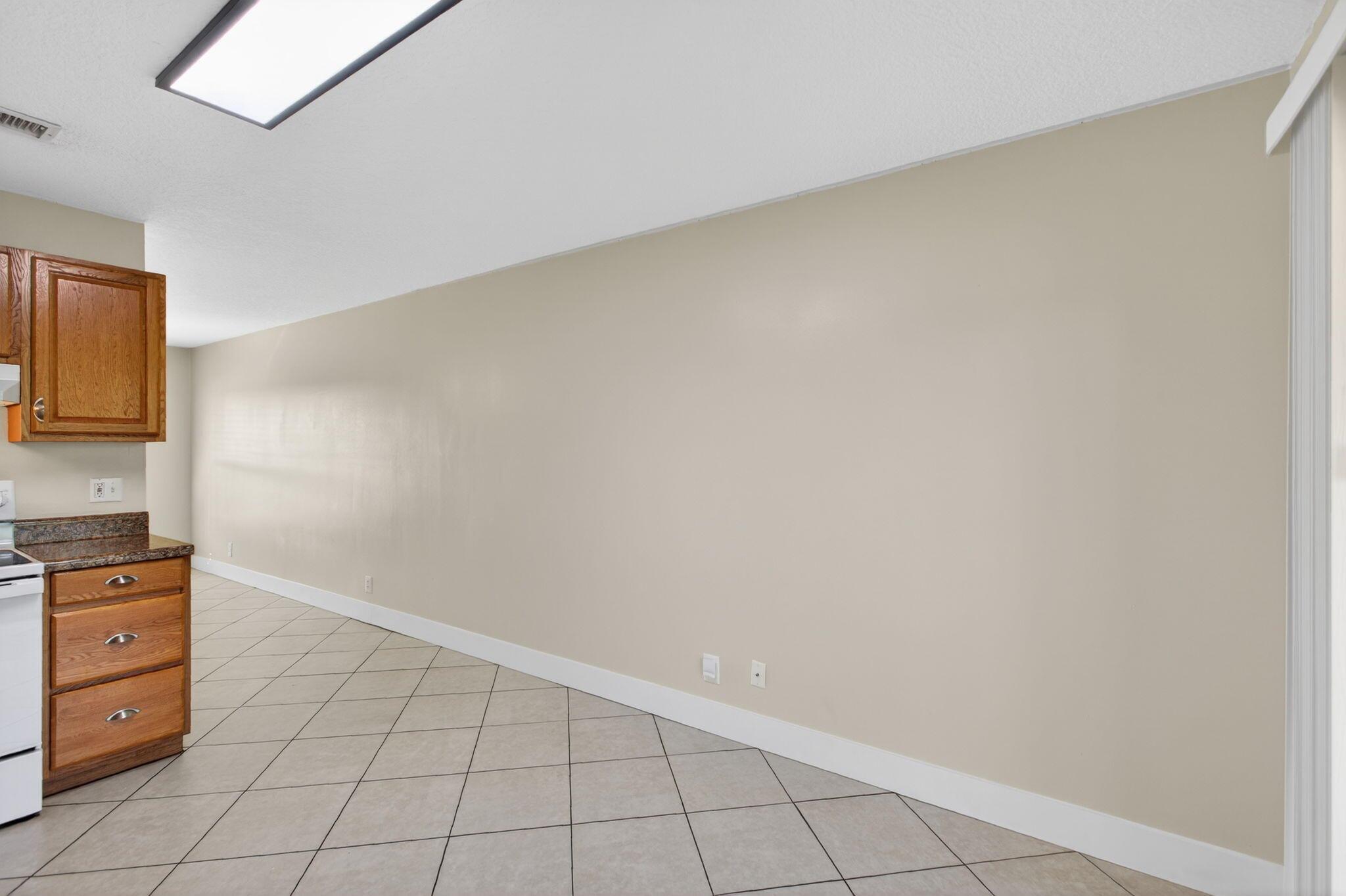 EASTRIDGE ESTATES - Residential Lease