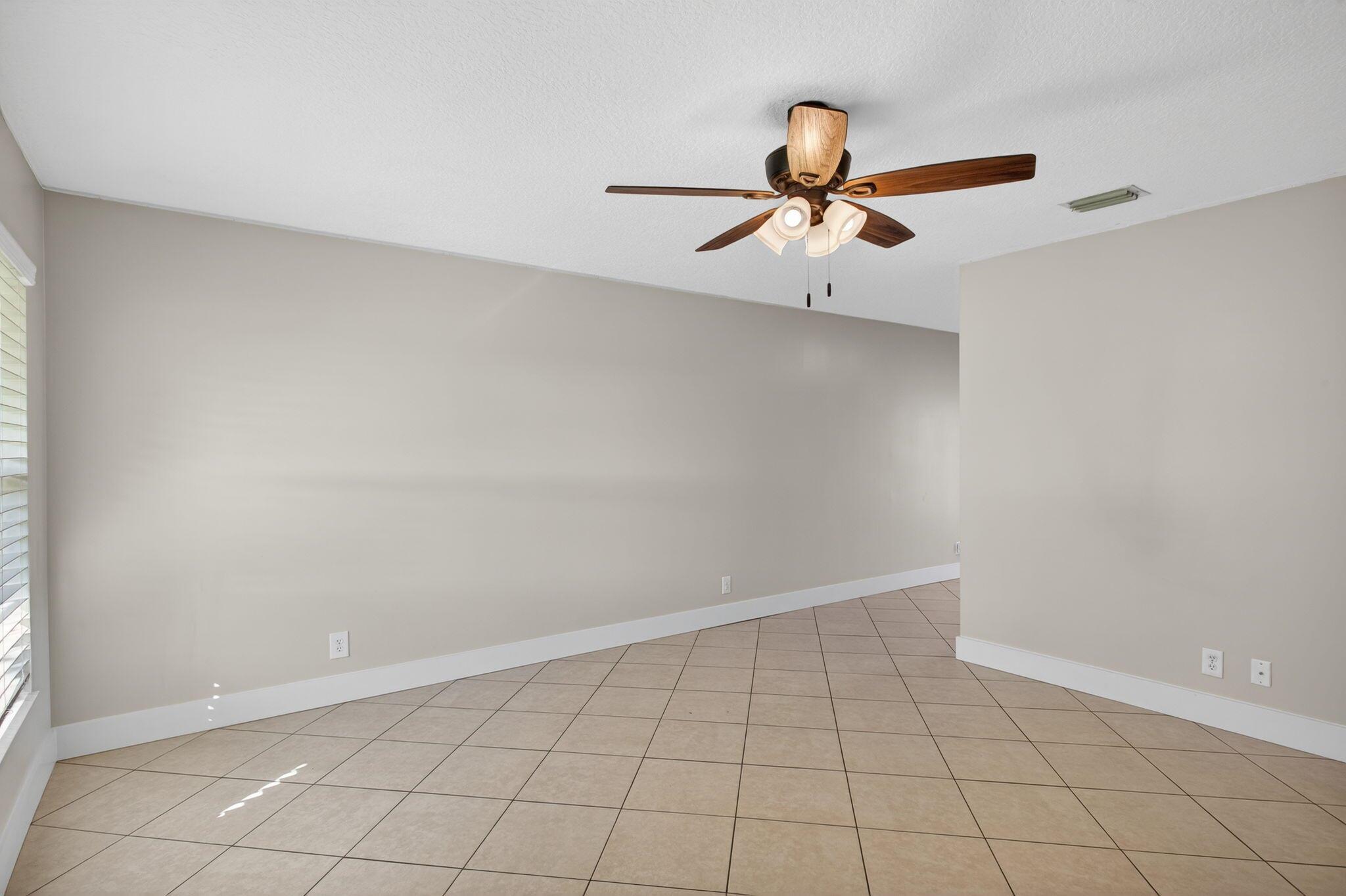 EASTRIDGE ESTATES - Residential Lease