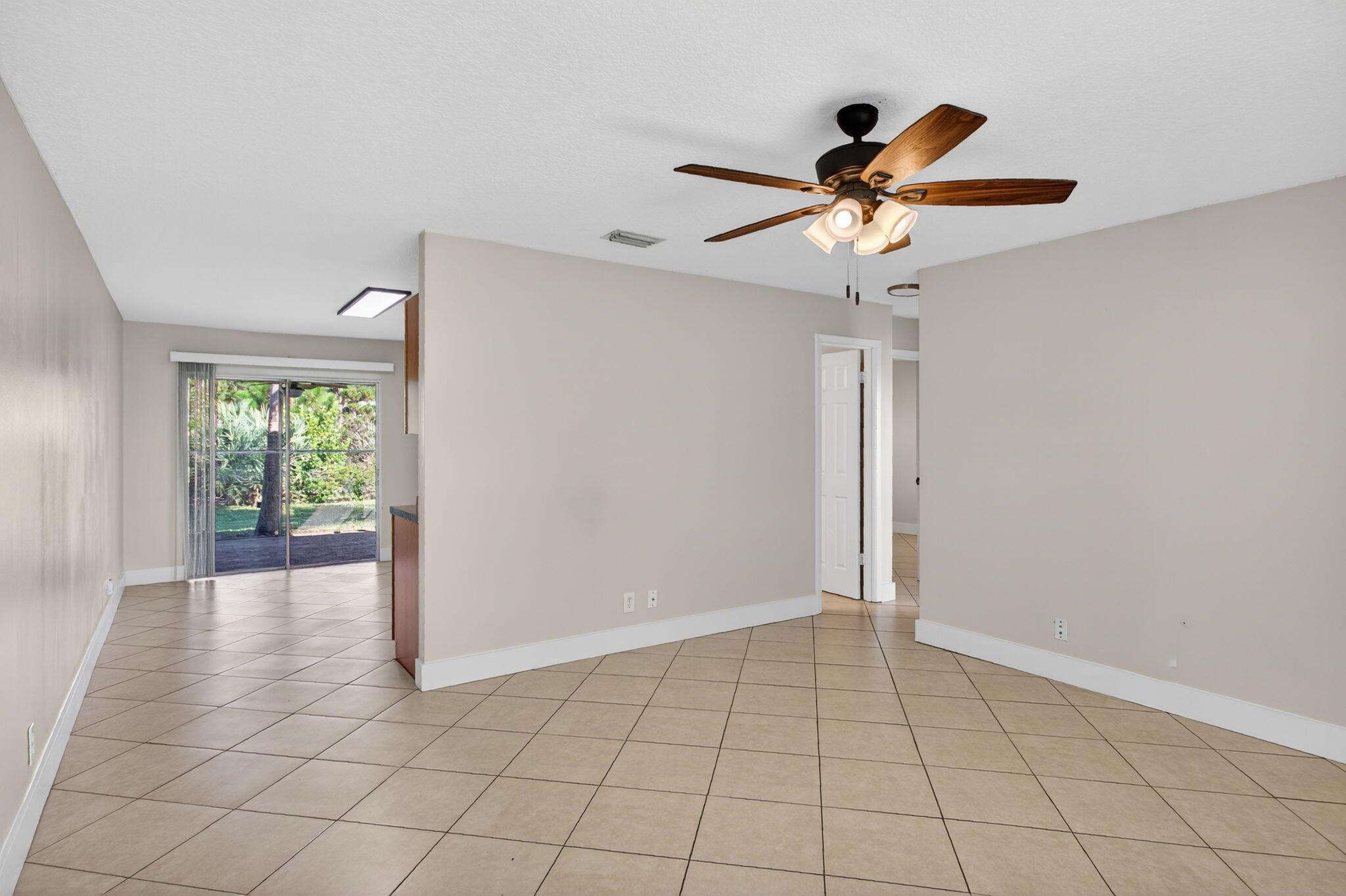 EASTRIDGE ESTATES - Residential Lease