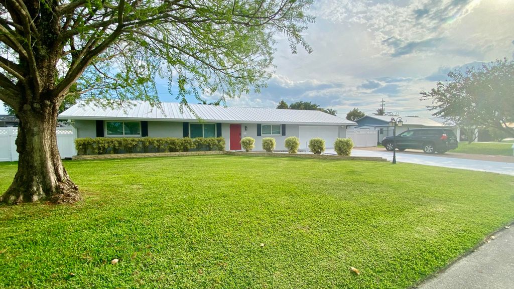 Photo of 3100 Indian Trail, Lake Worth, FL 33462 (MLS # R10970221)