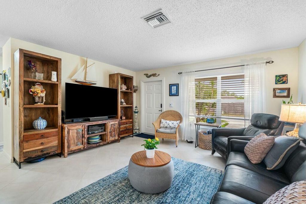 Photo of 121 Deerfield Drive, Jupiter, FL 33458 (MLS # R11082380)