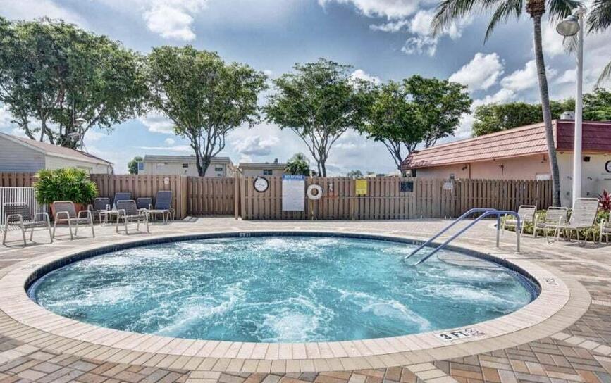 KINGS POINT - Residential