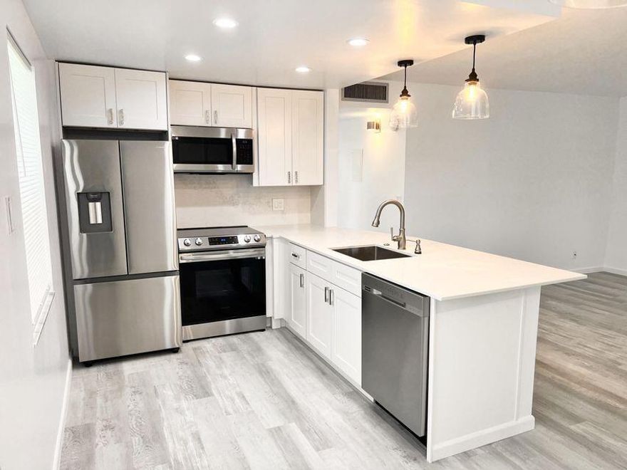*** IMMEDIATE RENTAL ALLOWED AFTER PURCHASE***Beautifully renovated 2BR/2BA first-floor unit with enclosed patio and in-unit washer/dryer. Enjoy stunning golf course views in Kings Point, a vibrant 55+ community offering resort-style living. Amenities include 3 clubhouses, 2 golf courses, indoor/outdoor pools, 2 cafe-style restaurants, a 1,200-seat theater, fitness center, tennis, billiards, salon, and more. Free shuttle transportation is provided within and outside the community. Located just 15 minutes from Downtown Delray Beach and Atlantic Avenue, and 45 minutes from two major airports.**IMMEDIATE RENTAL ALLOWEDAFTER PURCHASE**