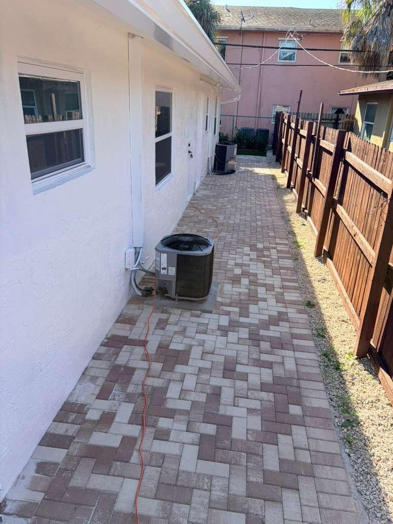 AVONDALE - Residential Lease