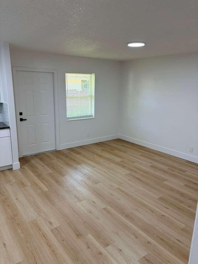 AVONDALE - Residential Lease