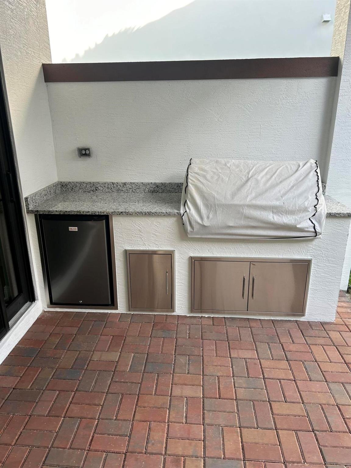 ALTON - Residential Lease