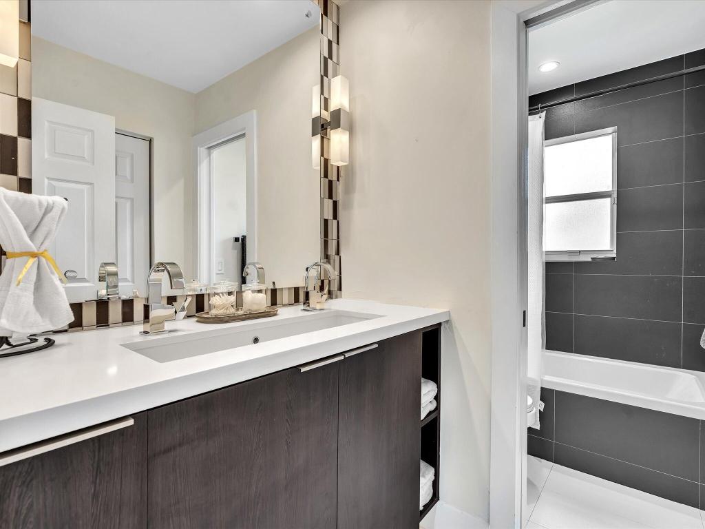 SILVER LAKES PH III PARCE - Residential