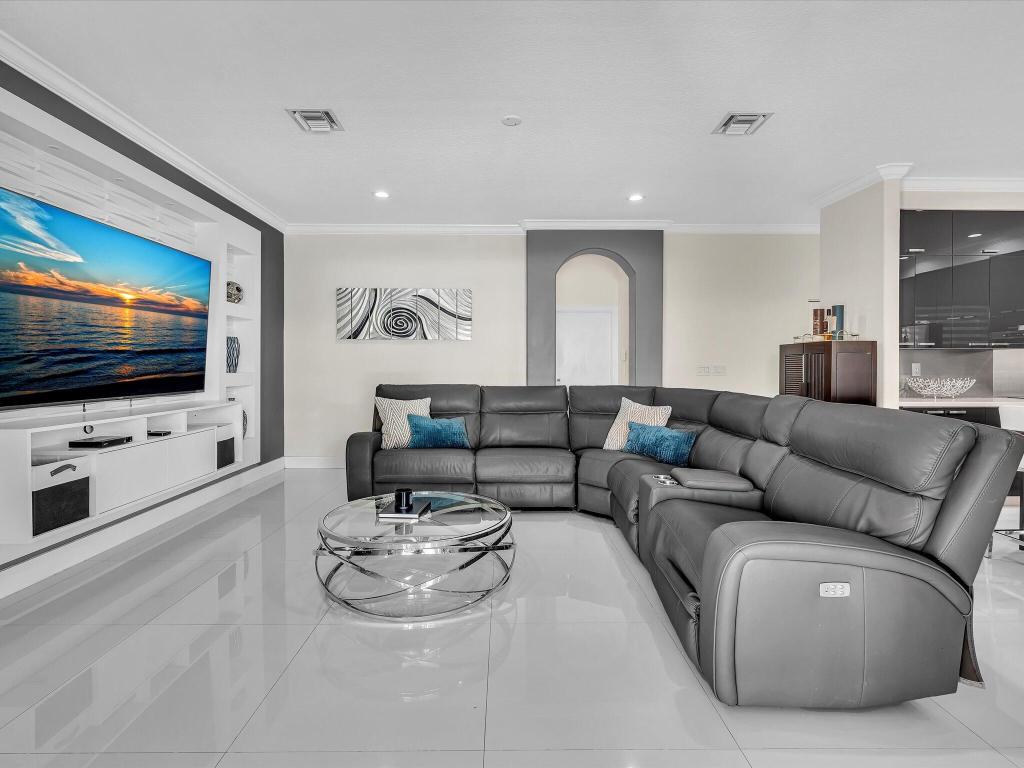 SILVER LAKES PH III PARCE - Residential