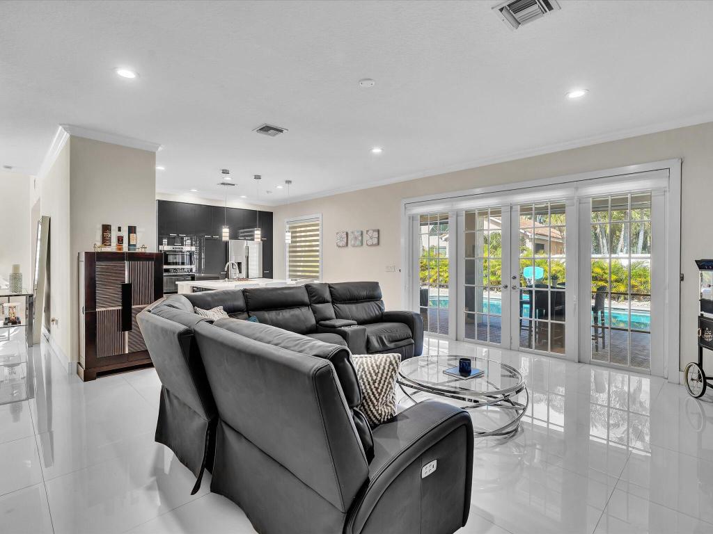 SILVER LAKES PH III PARCE - Residential