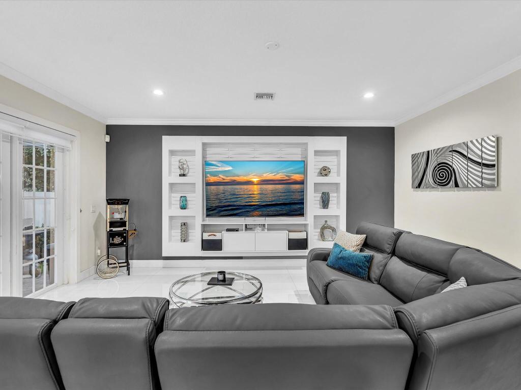 SILVER LAKES PH III PARCE - Residential