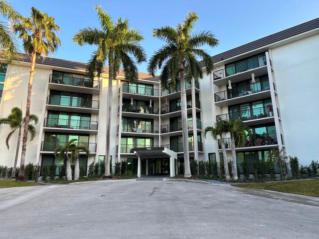1101 River Reach Dr 310