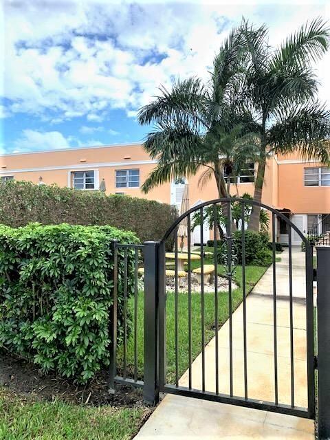 GULFSTREAM CONDO - Residential Lease
