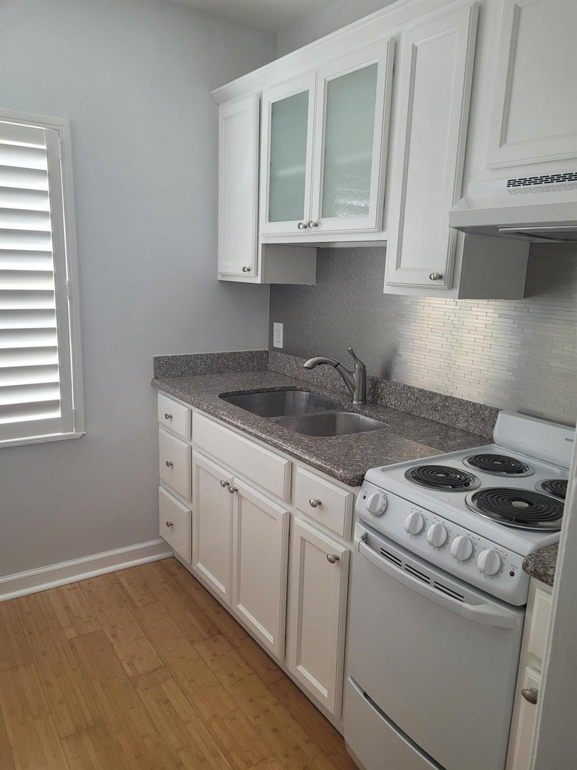 GULFSTREAM CONDO - Residential Lease