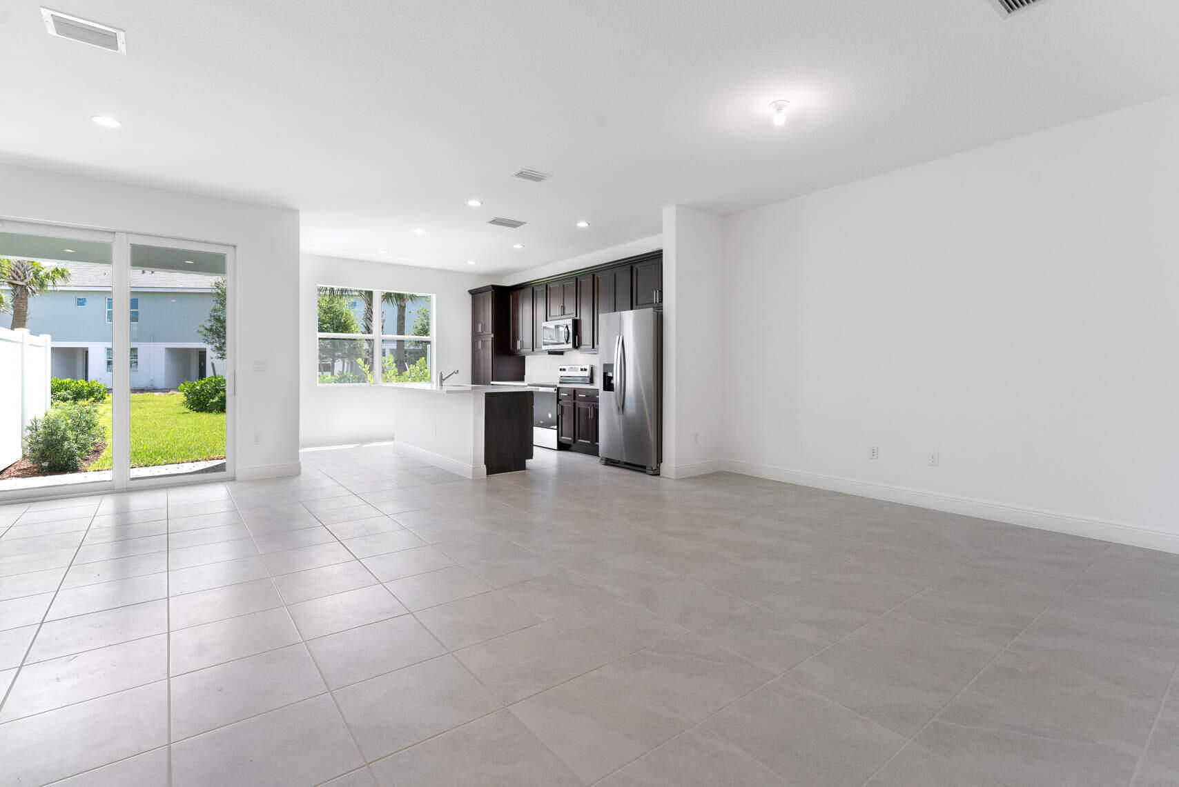 DEERFIELD CROSSING - Residential