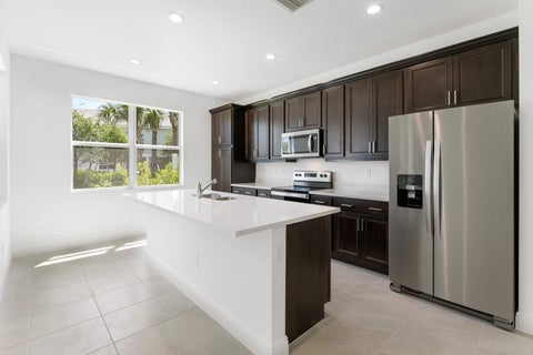 Tiny photo for 552 Sanderling Circle, Deerfield Beach, FL 33442 (MLS # B26003199)