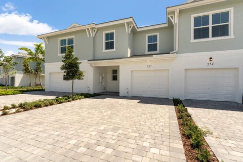 Photo of 552 Sanderling Circle, Deerfield Beach, FL 33442 (MLS # B26003199)