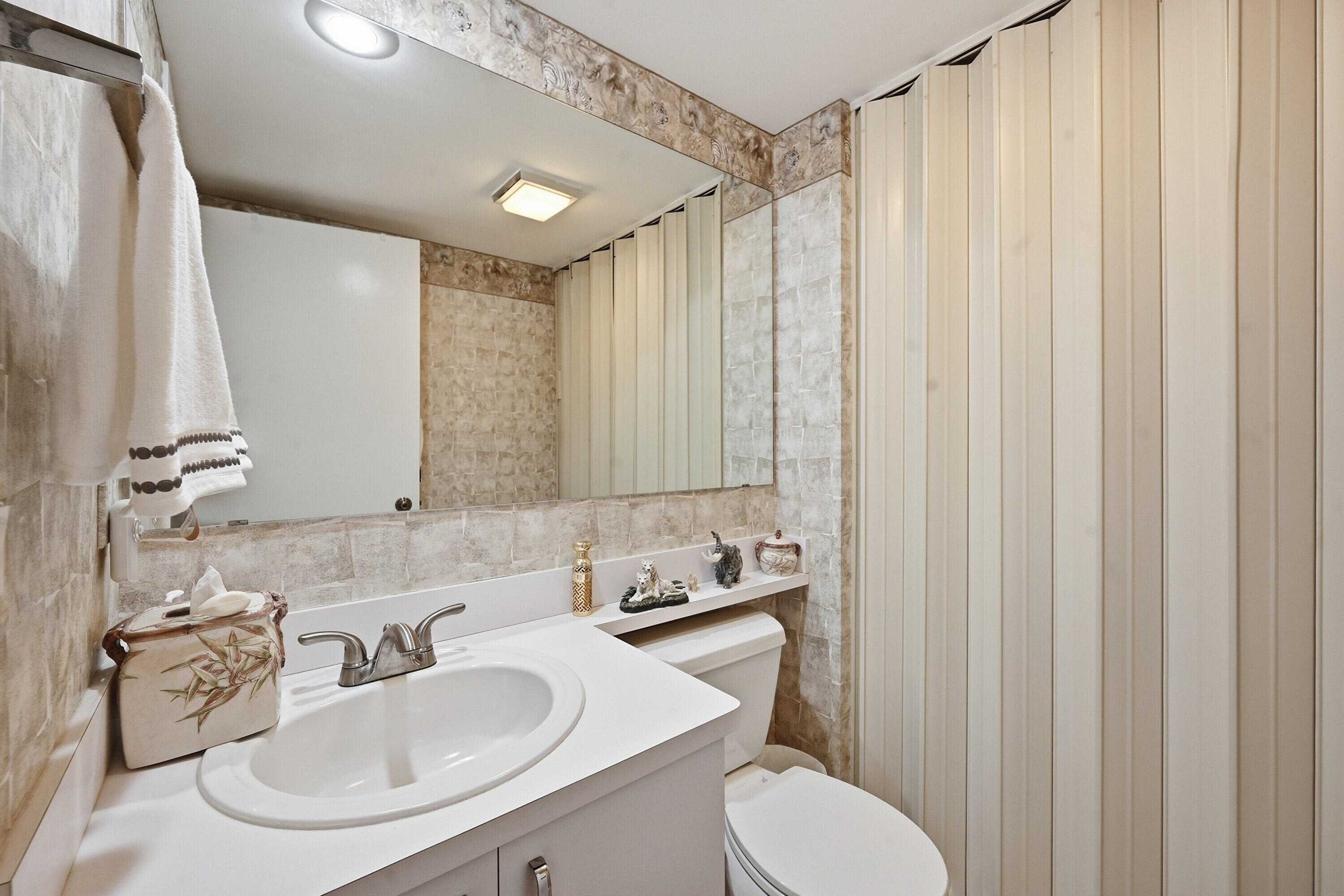 LAKESIDE - Residential