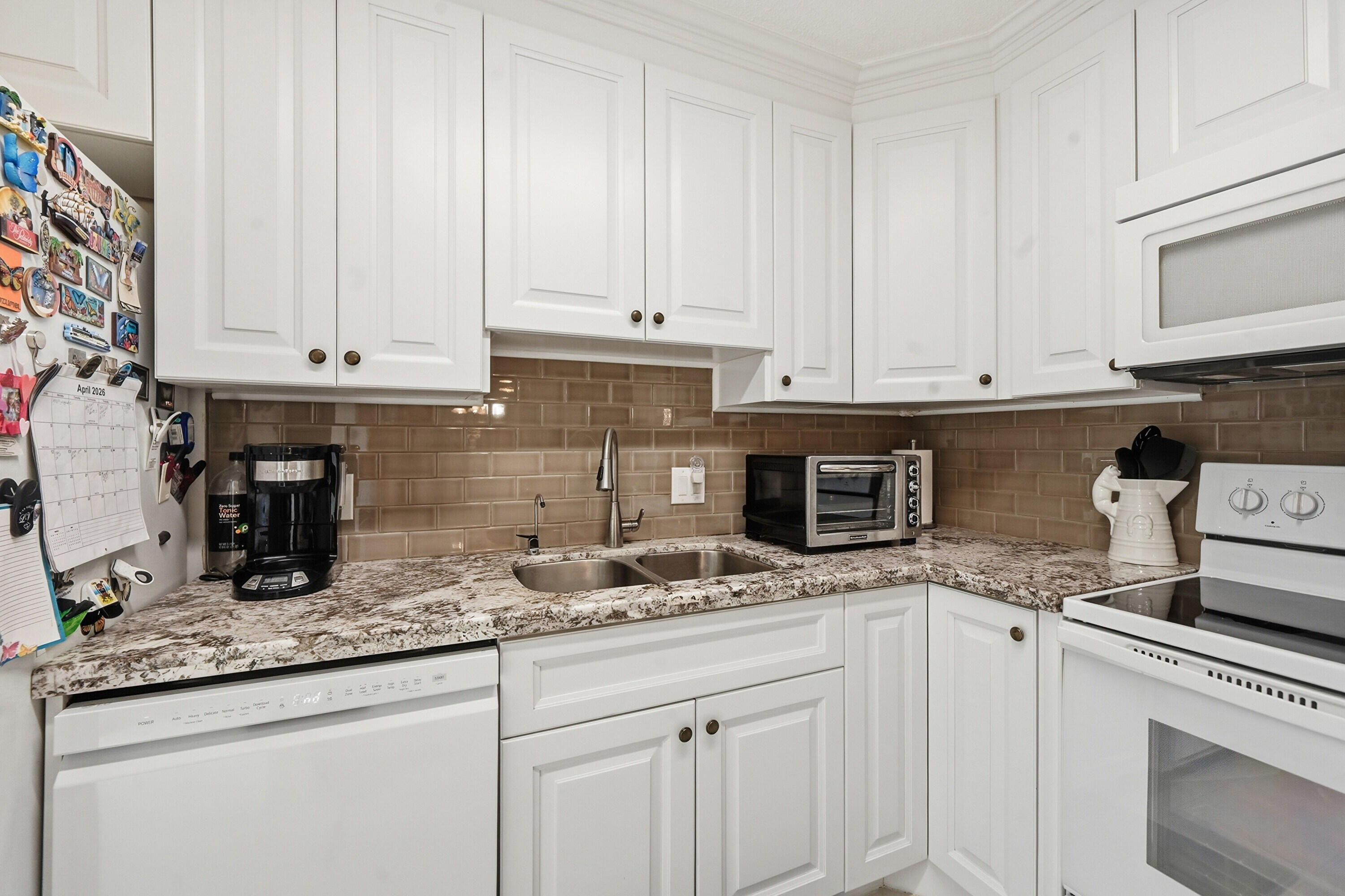 LAKESIDE - Residential