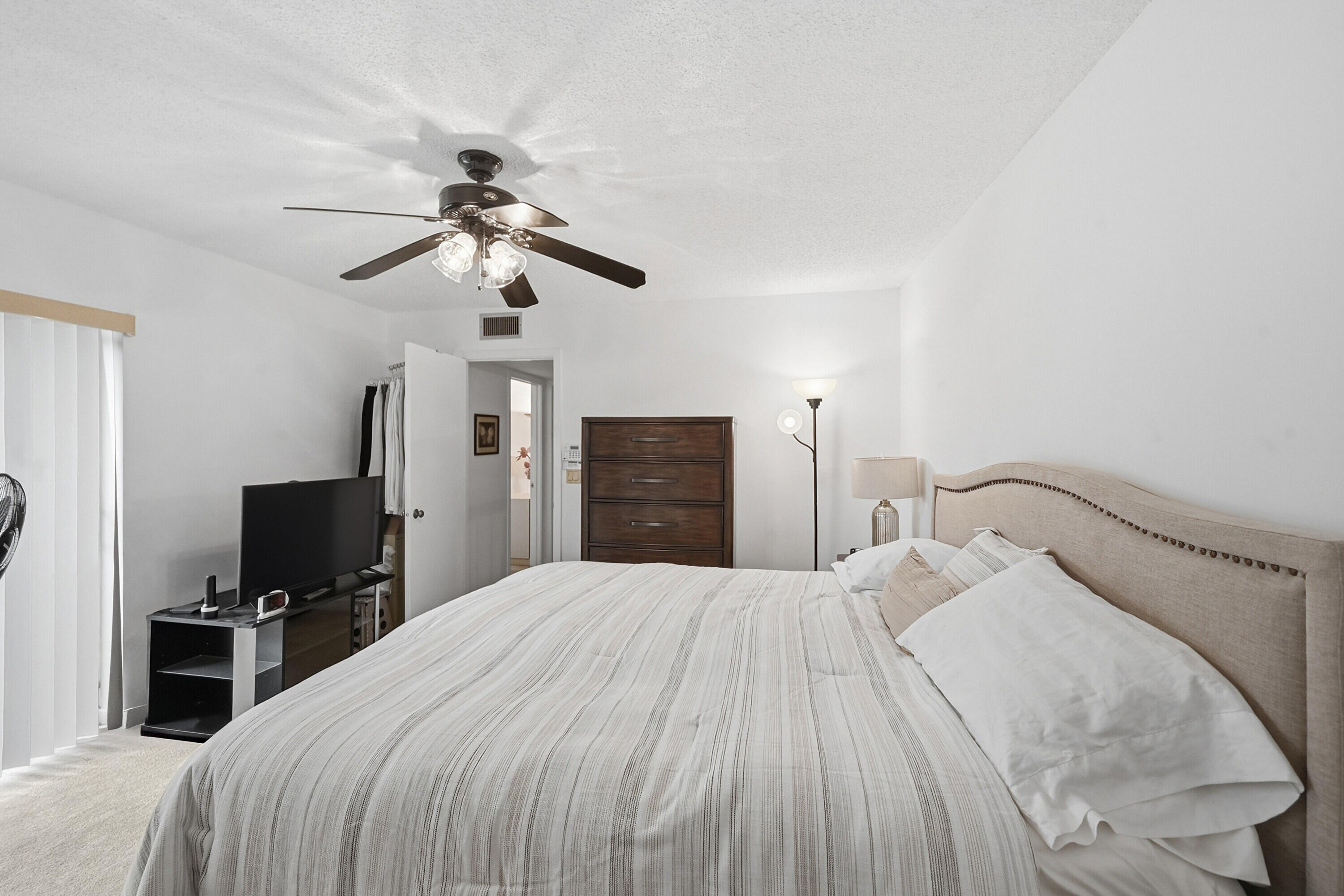 LAKESIDE - Residential