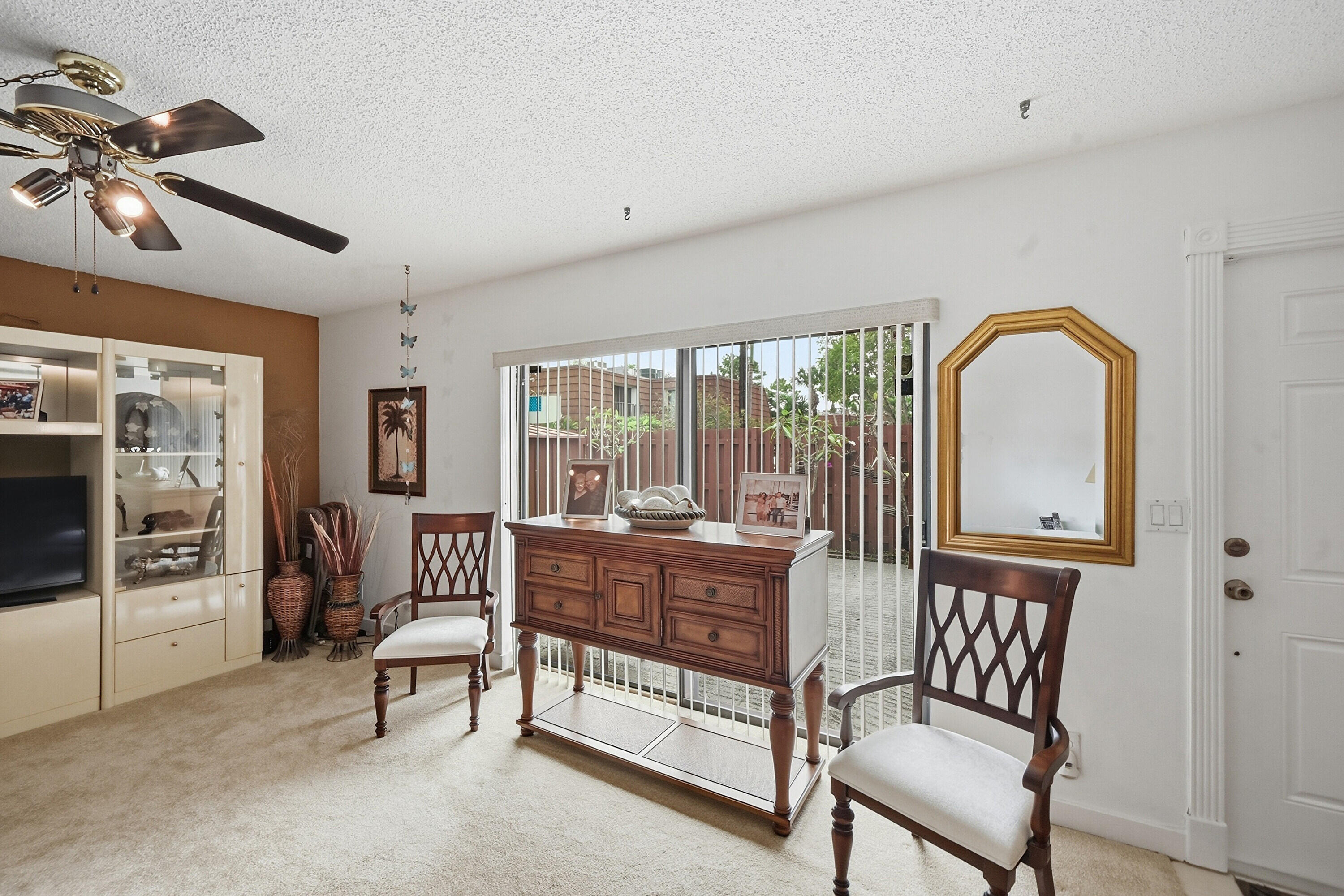 LAKESIDE - Residential