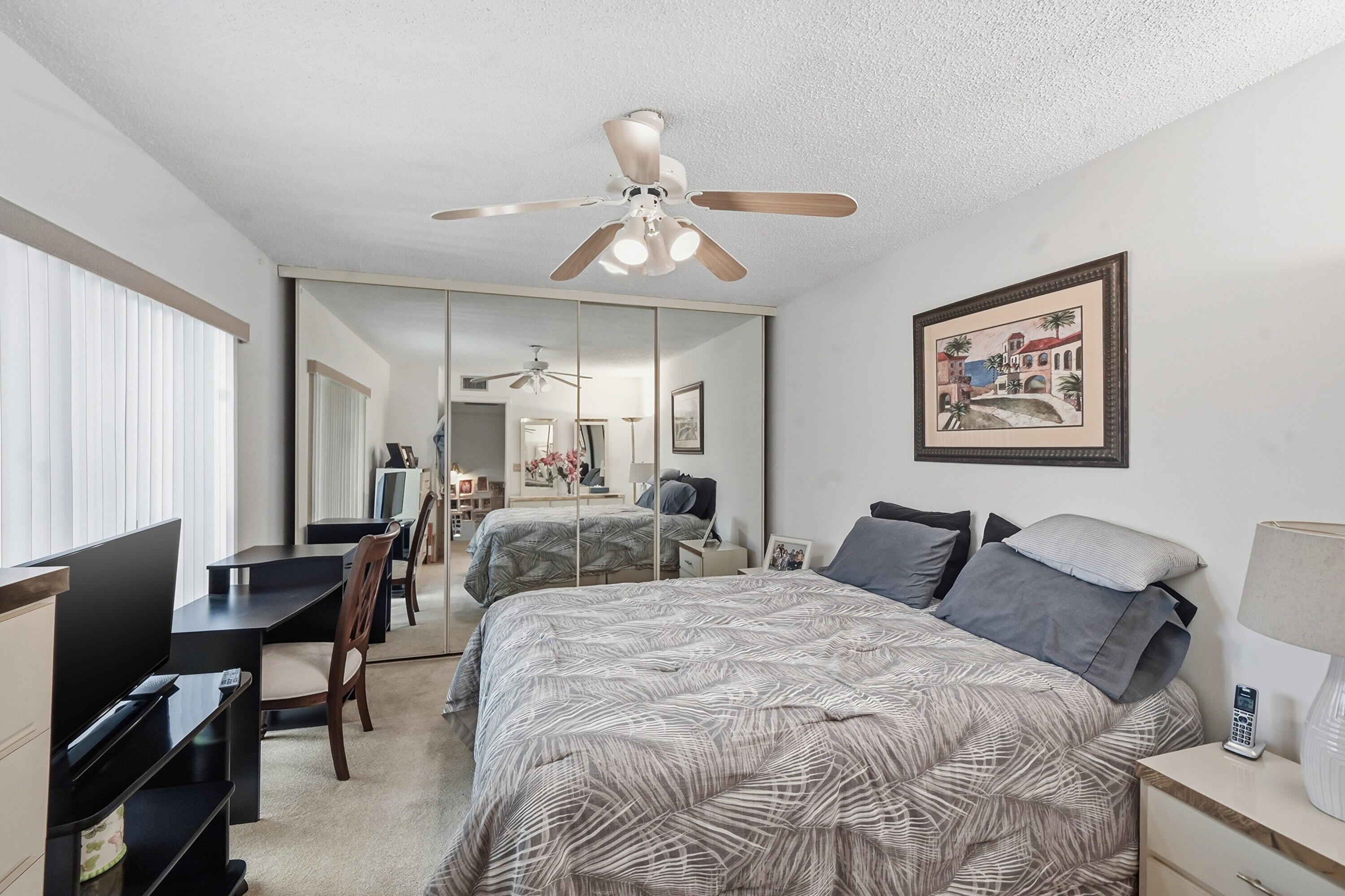 LAKESIDE - Residential