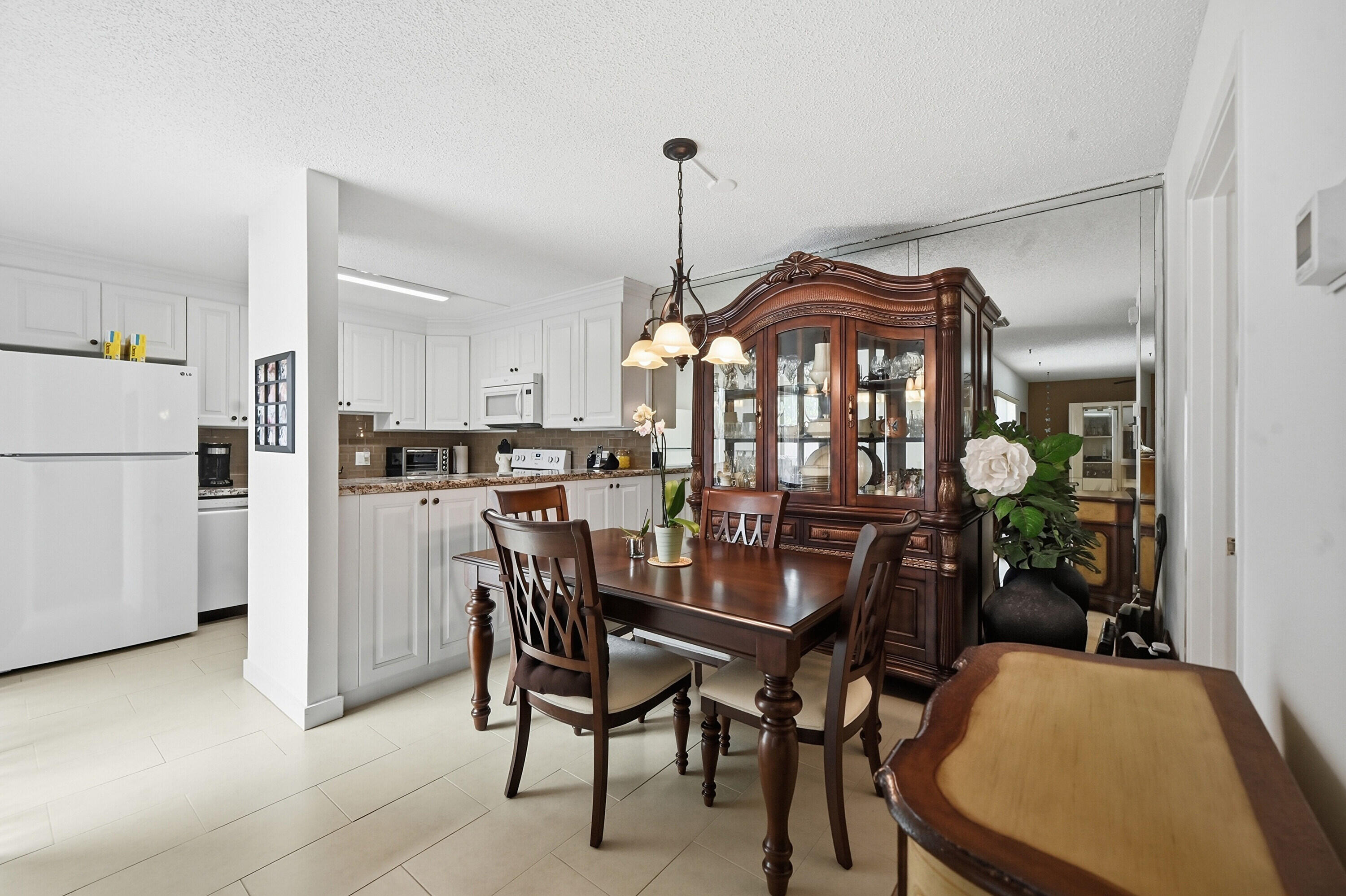 LAKESIDE - Residential