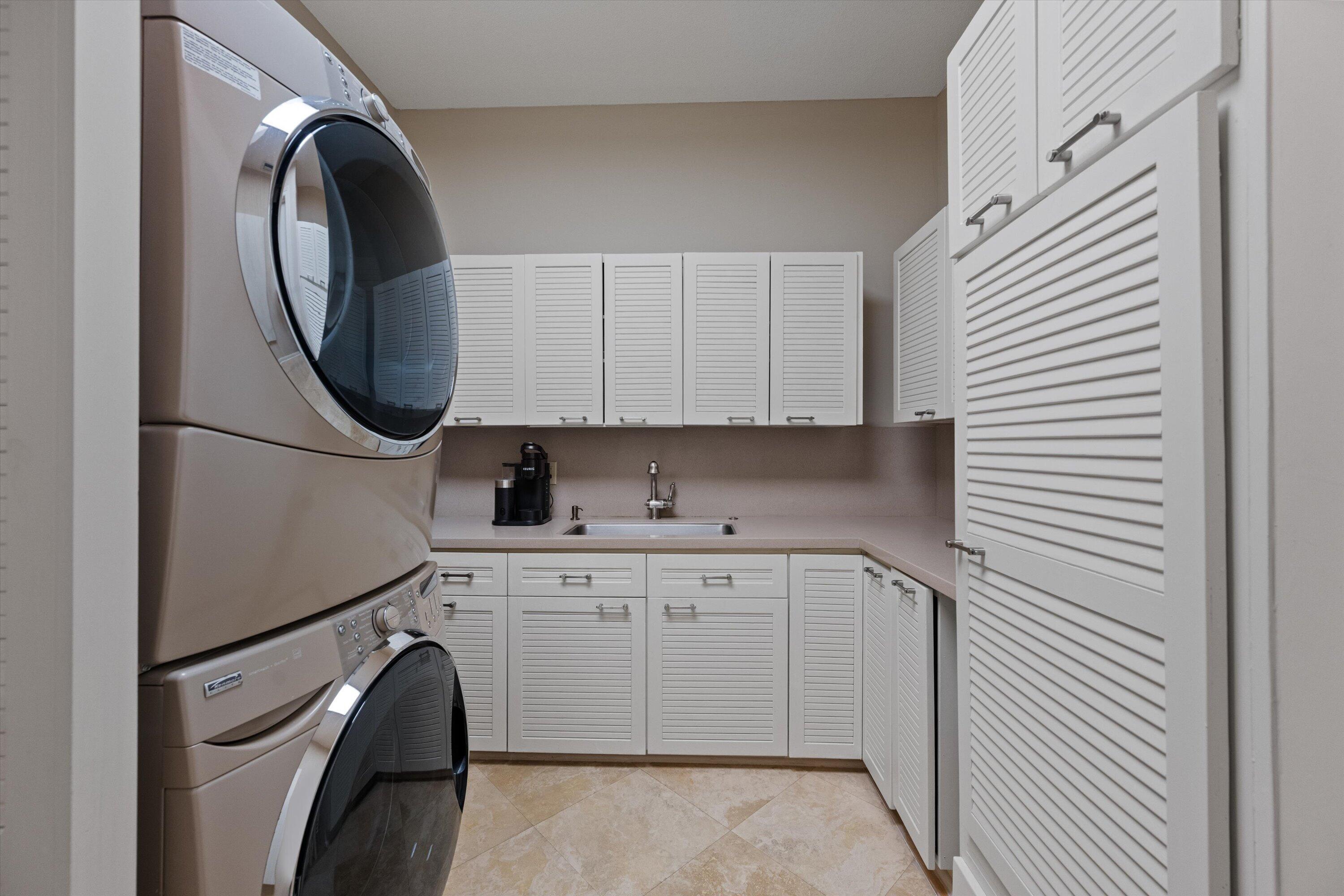 BREAKERS WEST/The Estates - Residential