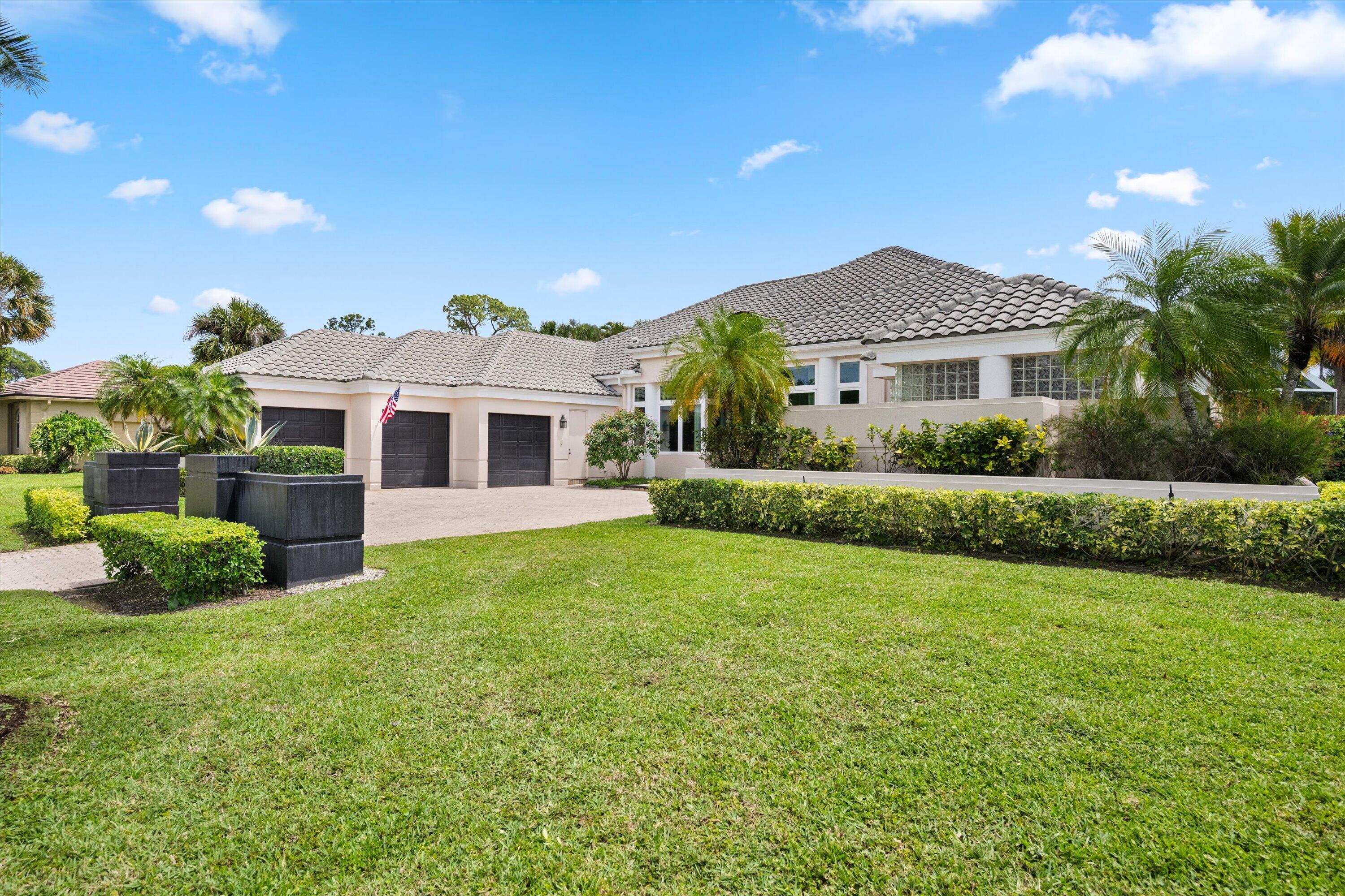 BREAKERS WEST/The Estates - Residential