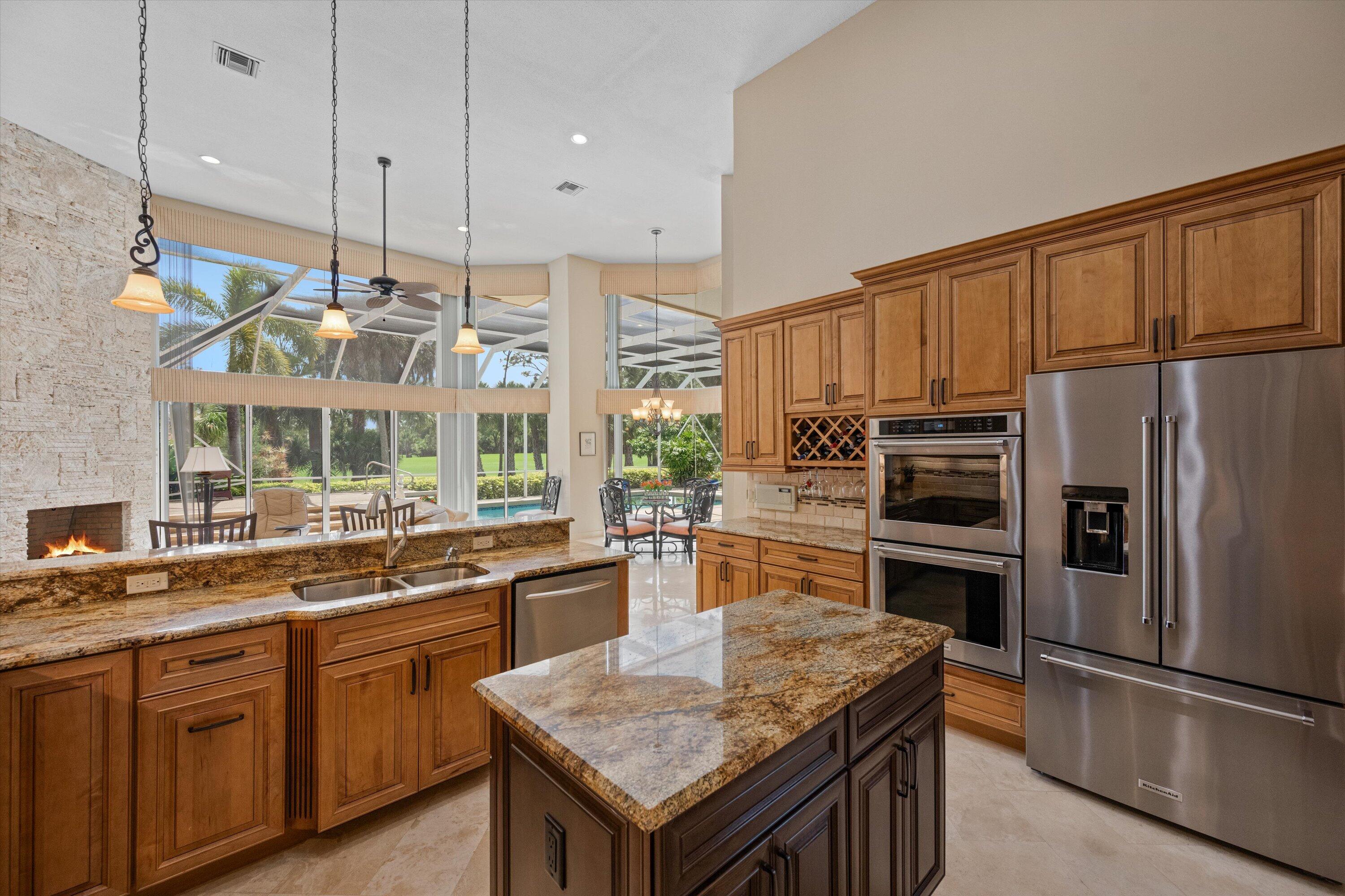 BREAKERS WEST/The Estates - Residential