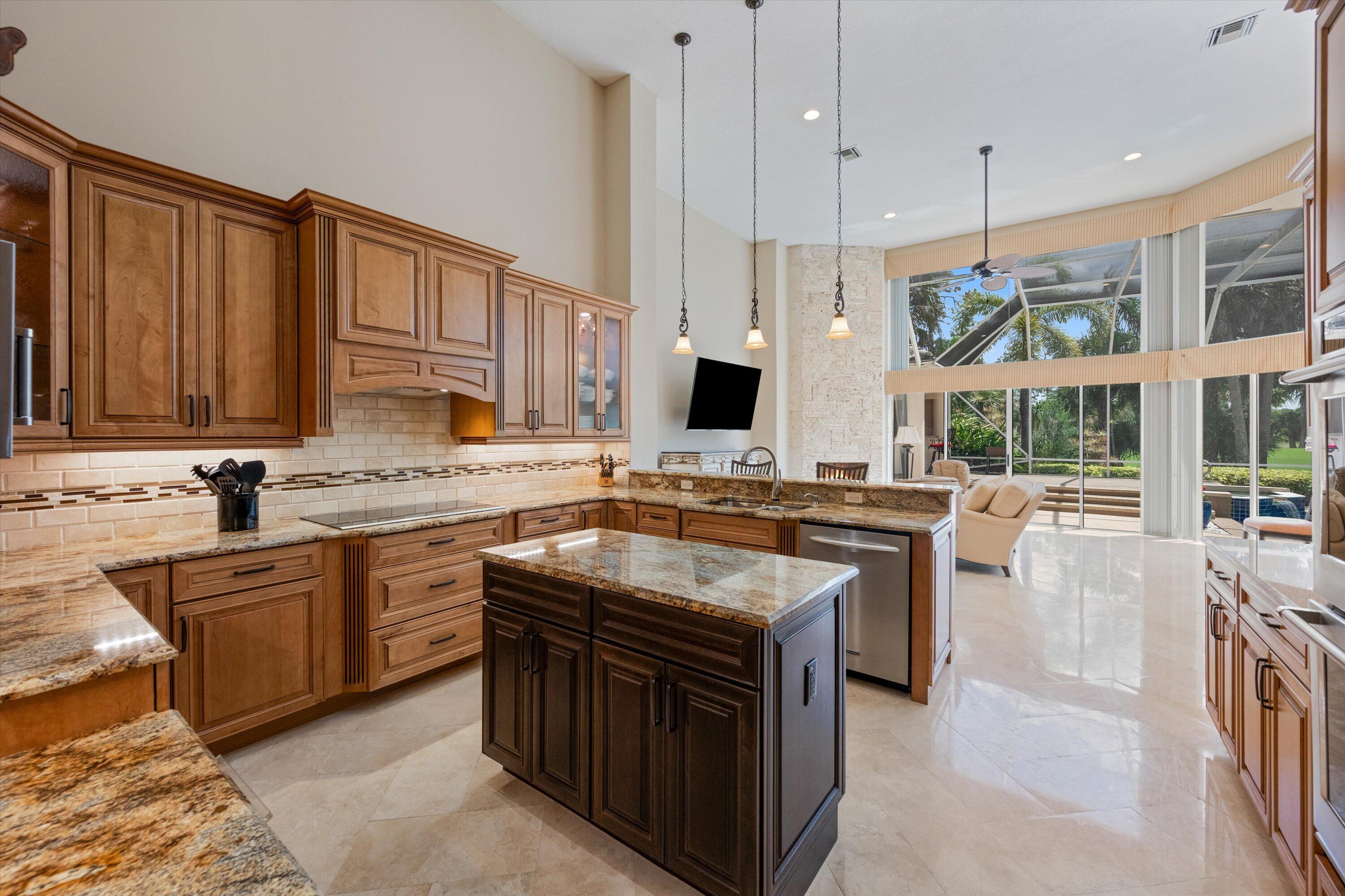 BREAKERS WEST/The Estates - Residential