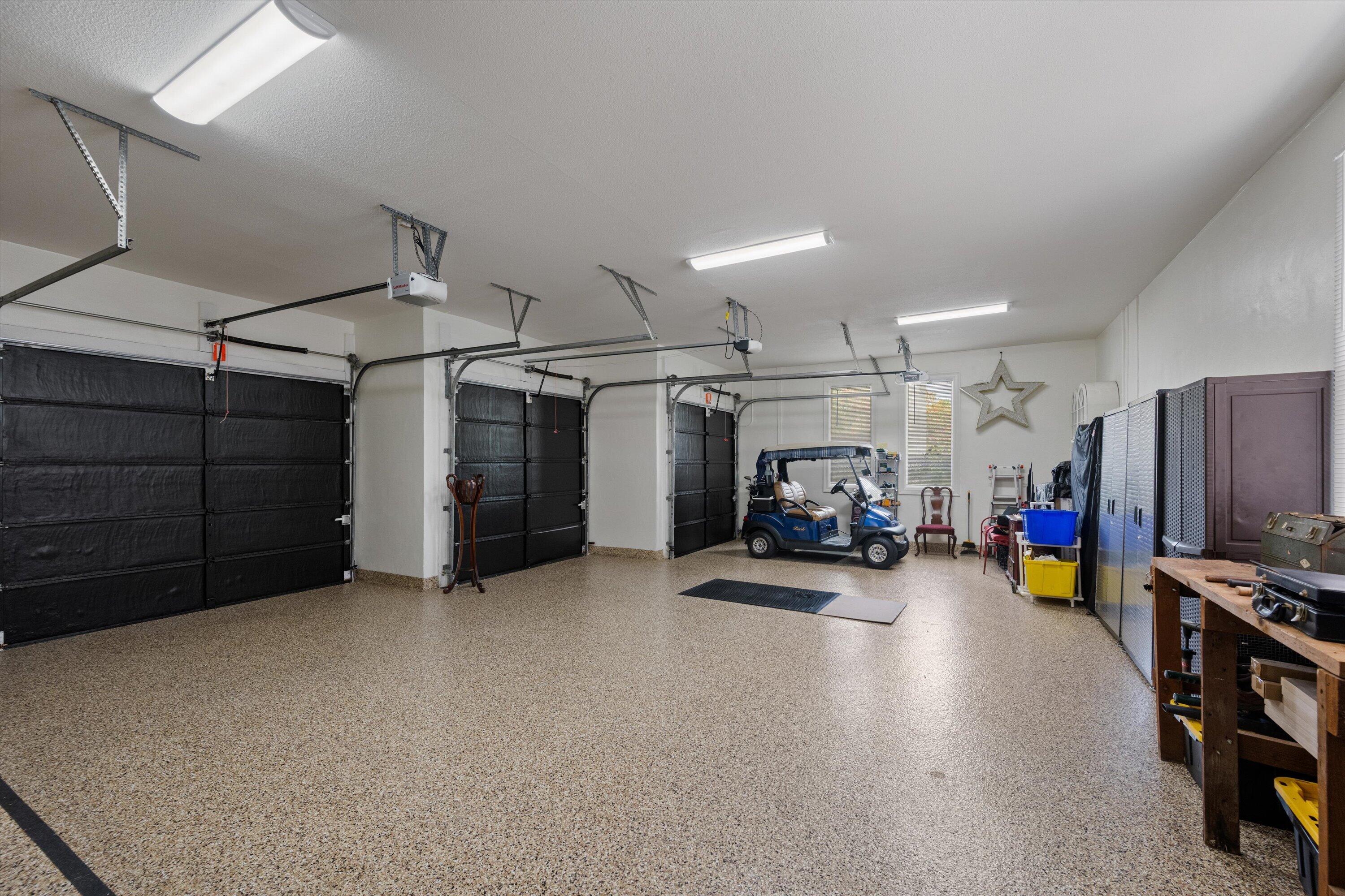 BREAKERS WEST/The Estates - Residential