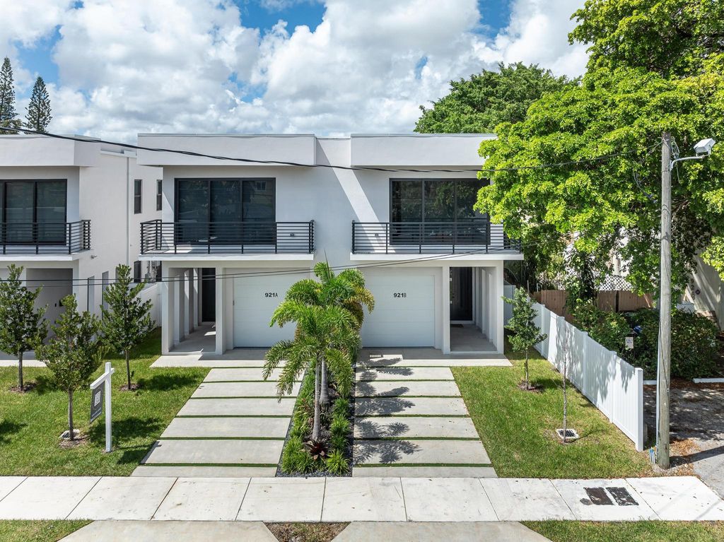 Photo of 919 NE 17th Terrace #A, Fort Lauderdale, FL 33304 (MLS # B26007158)