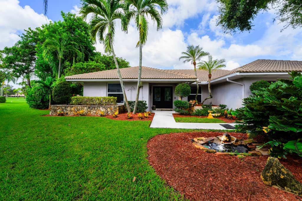 Photo of 7 Bannock Road, Palm Beach Gardens, FL 33418 (MLS # R11129482)