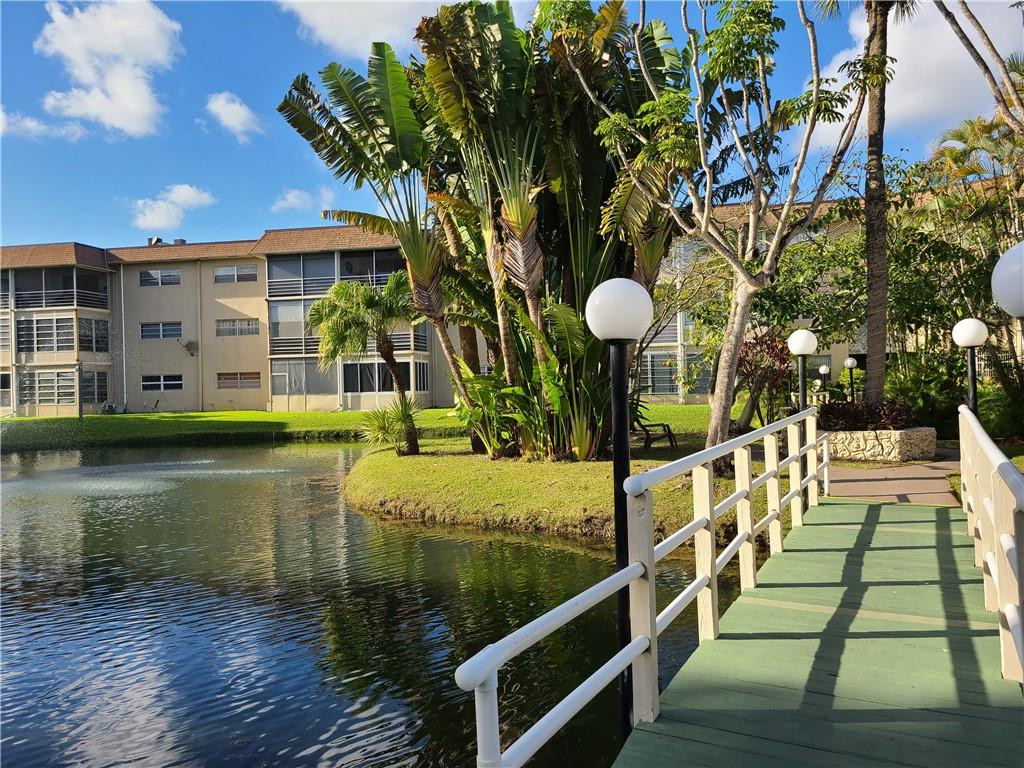 HAWAIIAN GARDENS - Residential